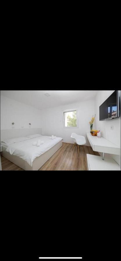 Sea La Vie Rooms Novi Vinodolski Esterno foto