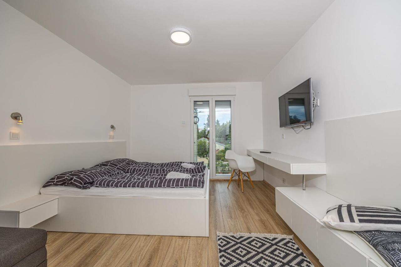 Sea La Vie Rooms Novi Vinodolski Esterno foto
